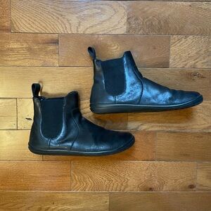 Vivobarefoot Womens Fulham Leather Black Boot, Size 38
